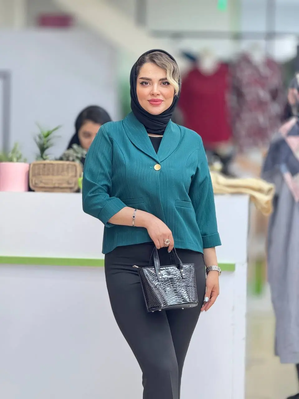 کراپ کت دیپلمات