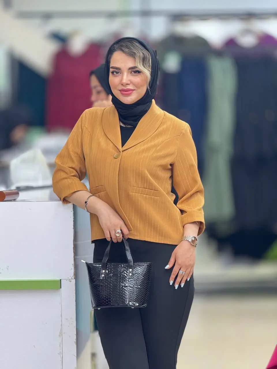 کراپ کت دیپلمات