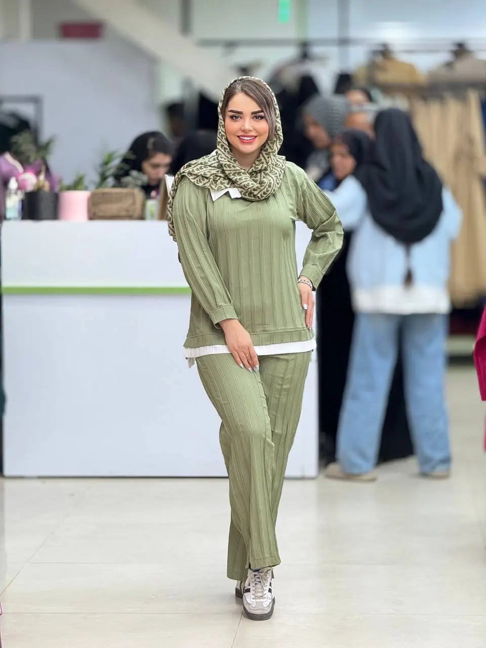 ست ایوا یقه سفید