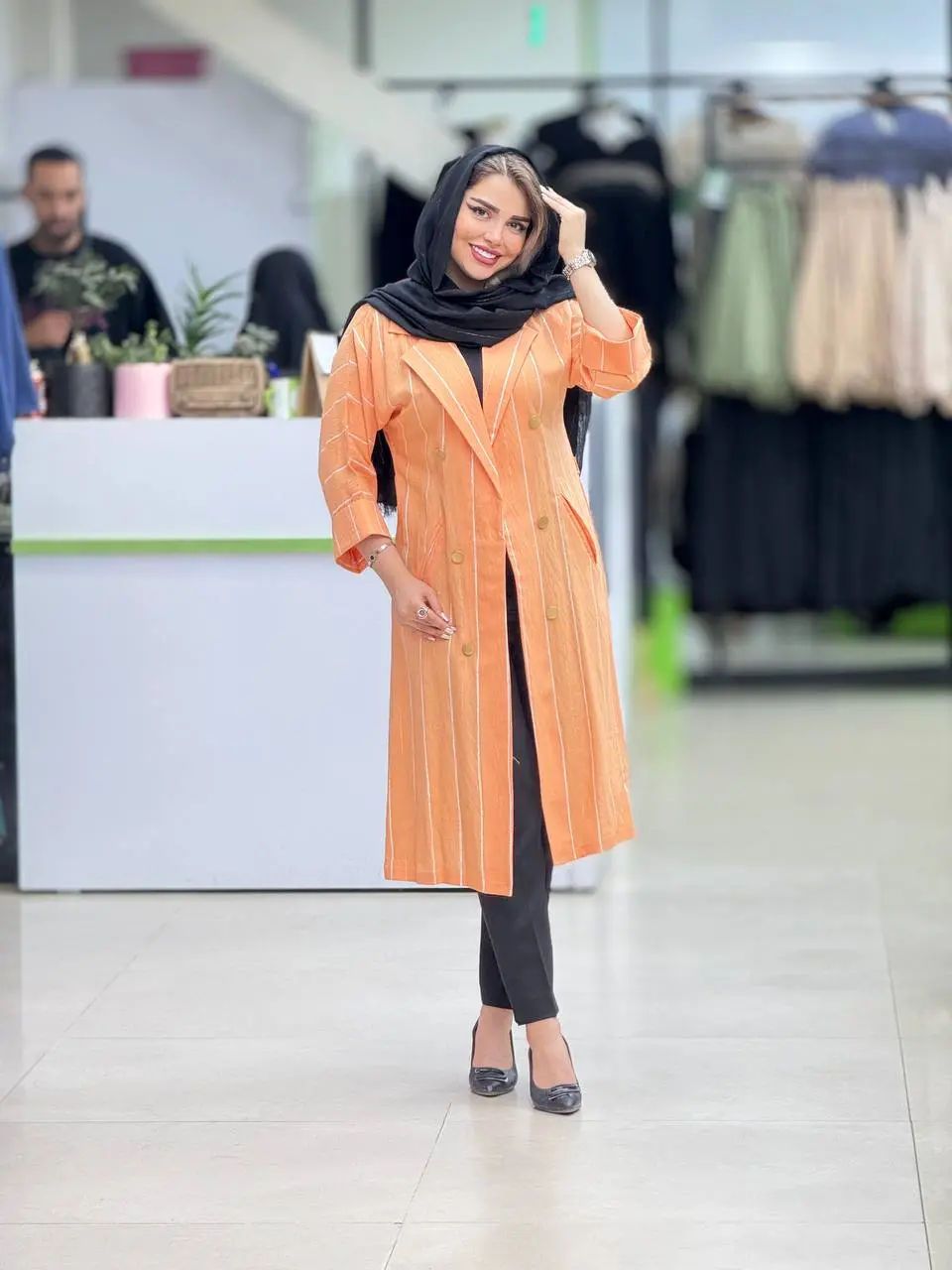 مانتو پشت بند نورا