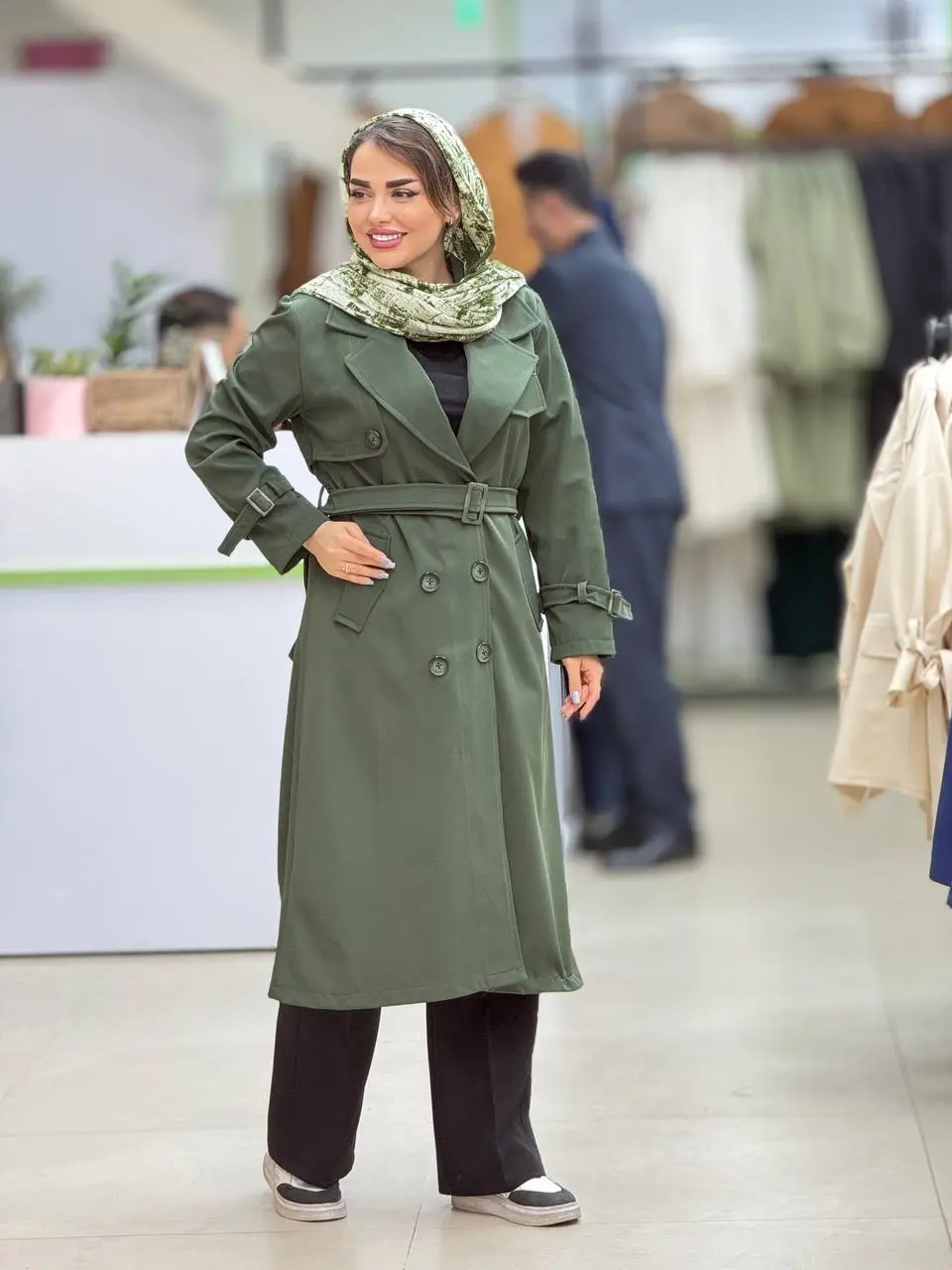 بارونی پشت دکمه