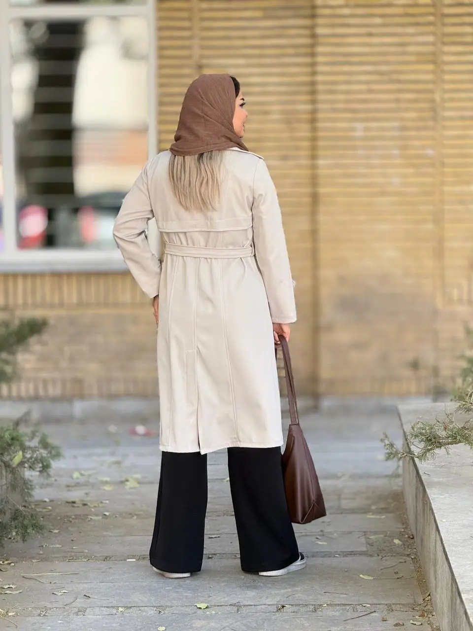 ترنچ کت بلند