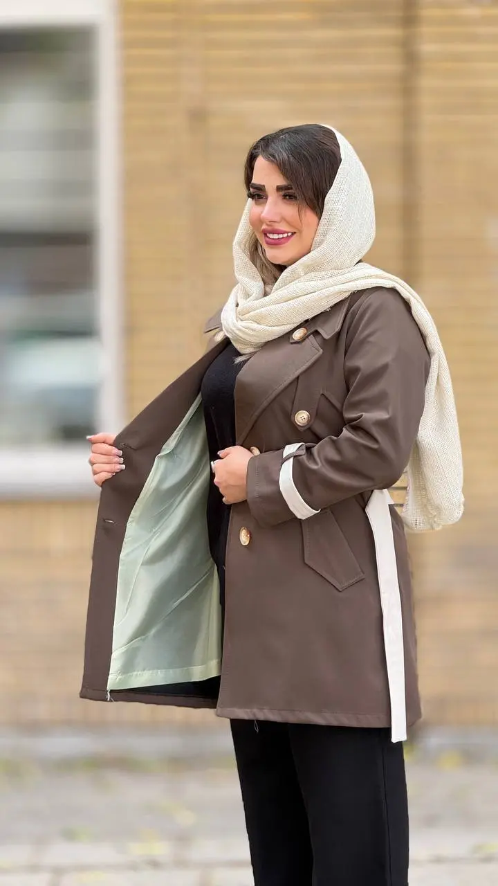 بارونی یقه دکمه