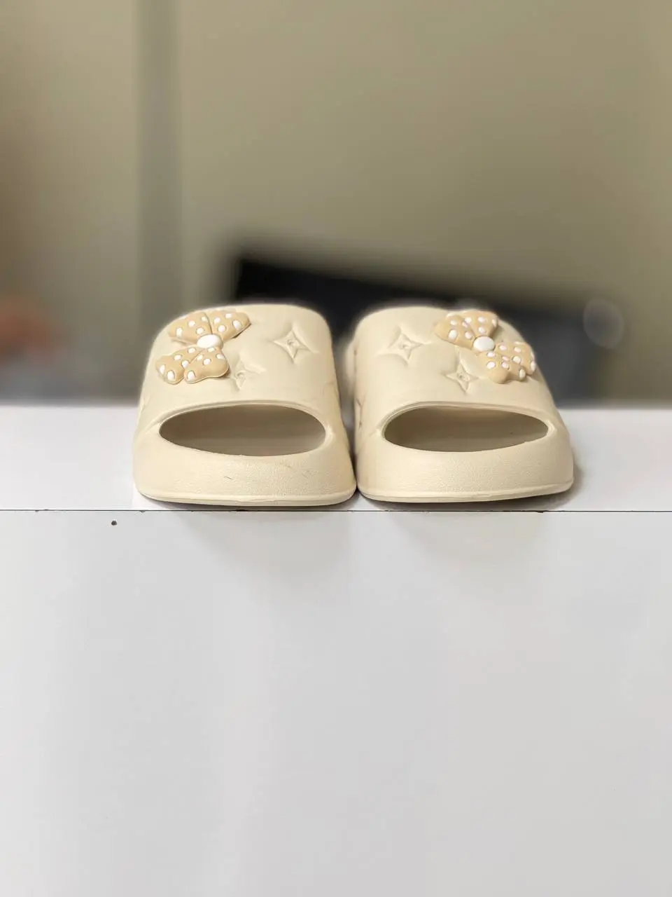 دمپایی پاپیون