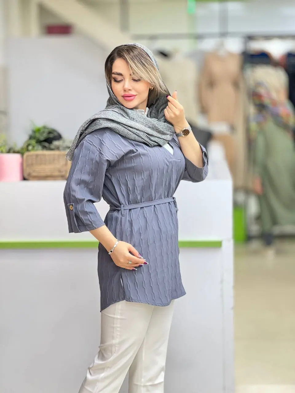 ایوا یقه سفید